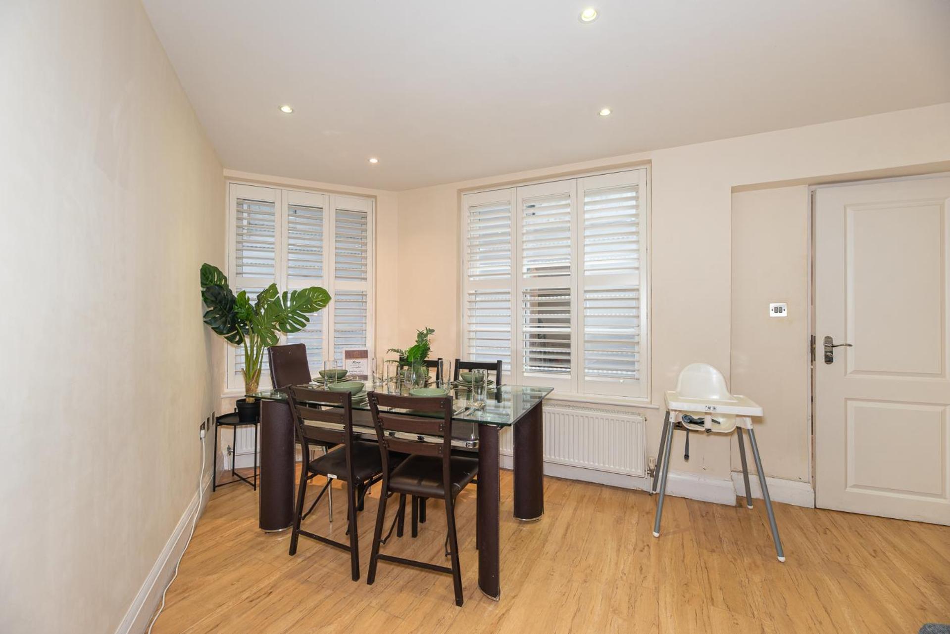 3 Bedroom Apartment With Private Terrace In Pimlico, Westminster, Victoria London Exterior photo