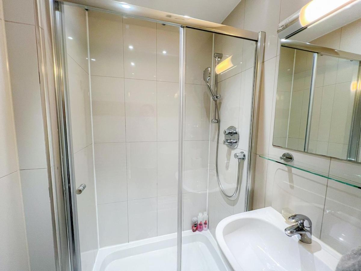 3 Bedroom Apartment With Private Terrace In Pimlico, Westminster, Victoria London Exterior photo