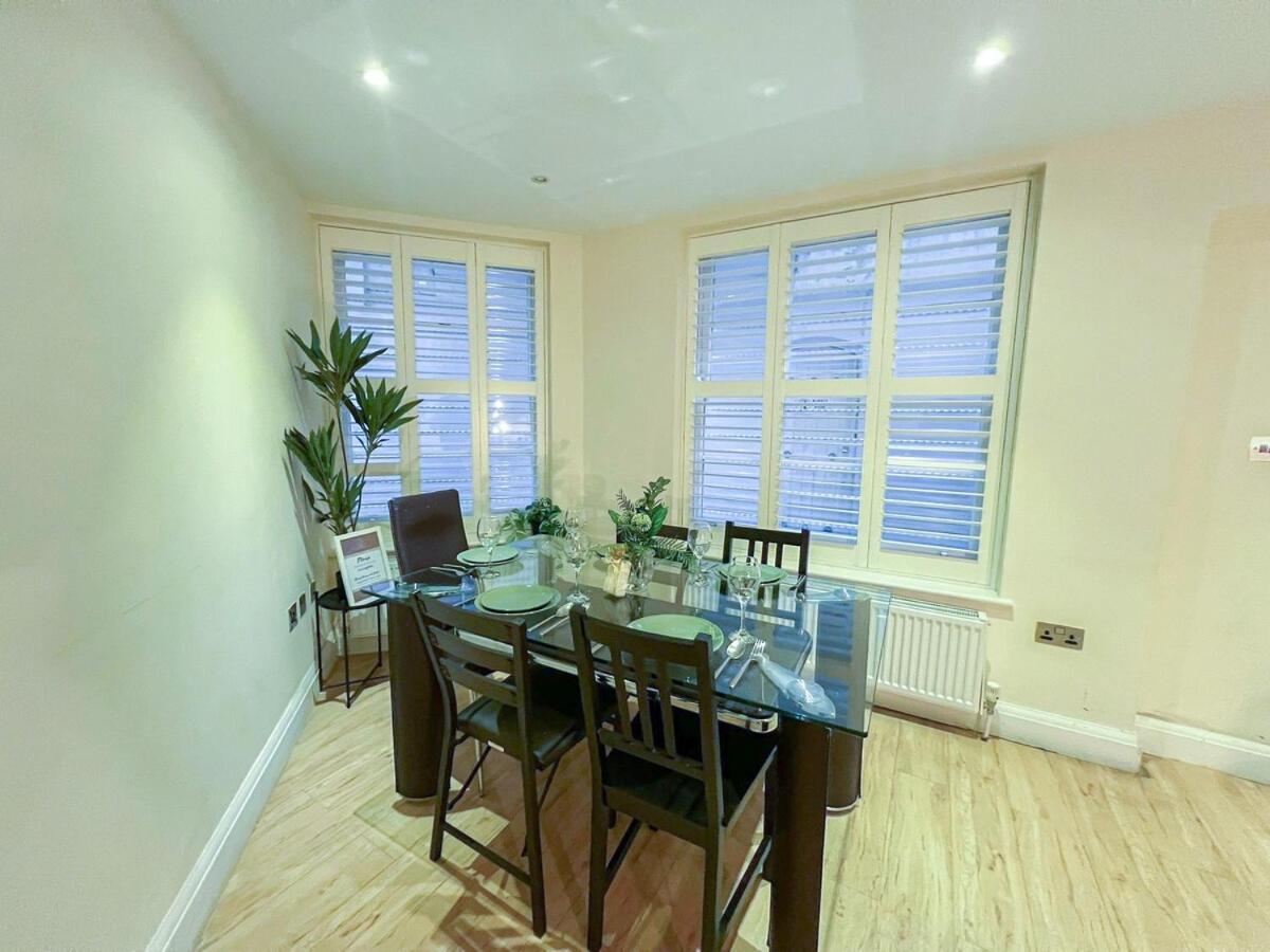 3 Bedroom Apartment With Private Terrace In Pimlico, Westminster, Victoria London Exterior photo