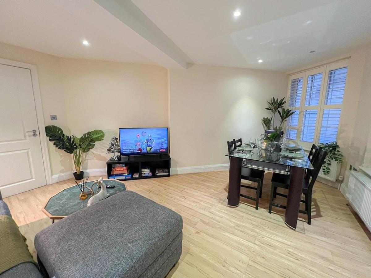 3 Bedroom Apartment With Private Terrace In Pimlico, Westminster, Victoria London Exterior photo